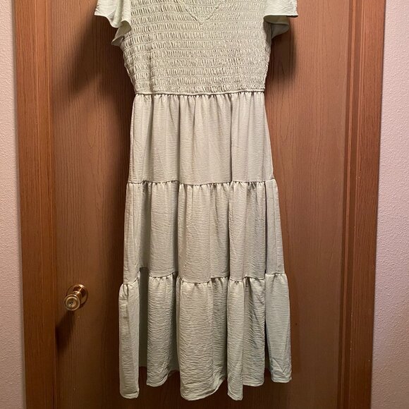 Perch by Blu Pepper Plus Flutter Sleeve Sage Midi Dress Wedding Guest - Picture 2 of 5